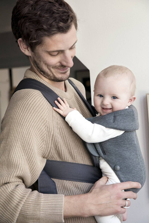 BABYBJORN MINI 3D Jersey – nosidełko, Ciemny Szary