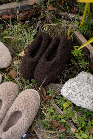 Mimimi -  kapcie z wełny merino - almond