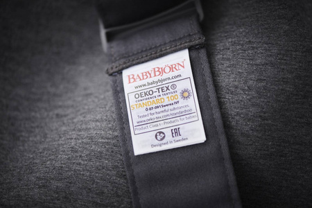 BABYBJORN MINI 3D Jersey – nosidełko, Ciemny Szary