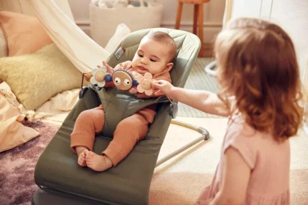 BABYBJORN - leżaczek BLISS Woven, Petal Quilt, Ciemnozielony