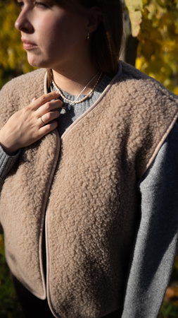 Mimimi -  Kamizelka z wełny merino - beż