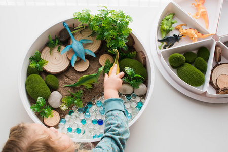 Inspire My Play - Zestaw tacka PlayTRAY + szczypce + mini klocki