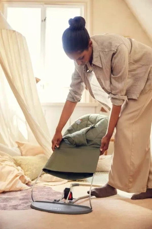 BABYBJORN - leżaczek BLISS Woven, Petal Quilt, Ciemnozielony