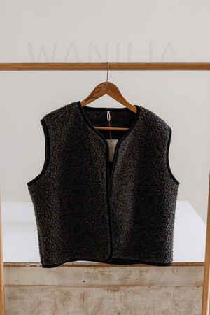 Mimimi -  Kamizelka z wełny merino - czarna
