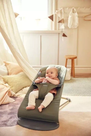 BABYBJORN - leżaczek BLISS Woven, Petal Quilt, Ciemnozielony