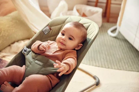 BABYBJORN - leżaczek BLISS Woven, Petal Quilt, Ciemnozielony