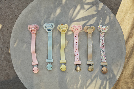 Elodie Details -  Drewniana zawieszka do smoczka - Candy Pink
