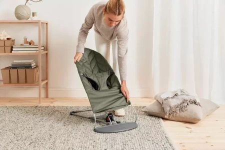 BABYBJORN - leżaczek BLISS Woven, Petal Quilt, Ciemnozielony