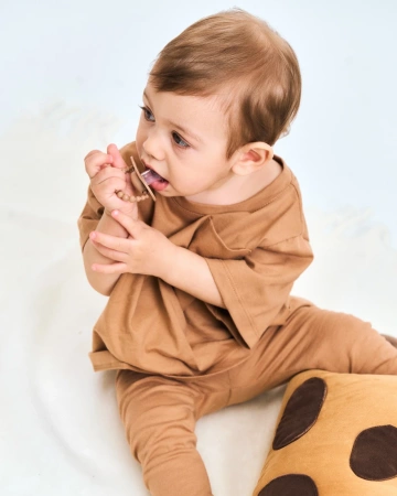 LUU Kids - Smoczek pozycjonujący - Milk Hazelnut