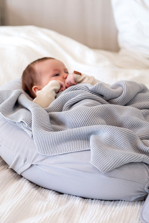 Poofi - Poduszka ciążowa uniwersalna NEST - Jasny szary