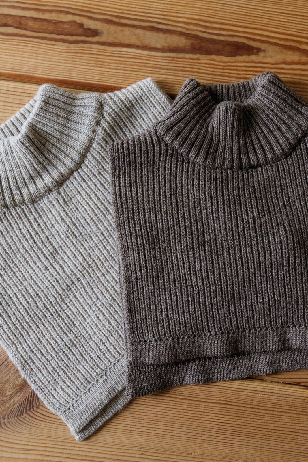 Mimimi - Komin z wełny merino dla dzieci - espresso