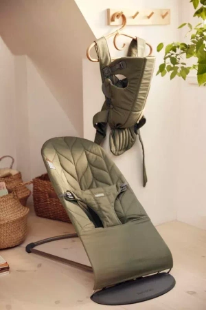BABYBJORN - leżaczek BLISS Woven, Petal Quilt, Ciemnozielony