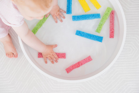 Inspire My Play - Zestaw tacka PlayTRAY + szczypce + mini klocki