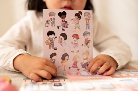 Little Dutch Książeczka z naklejkami Rosa na zakupach