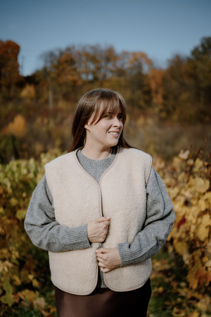 Mimimi -  Kamizelka z wełny merino - almond