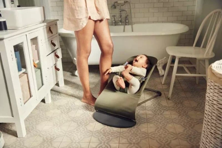 BABYBJORN - leżaczek BLISS Woven, Petal Quilt, Ciemnozielony