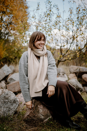 Mimimi - Szalik gładki z wełny merino - almond