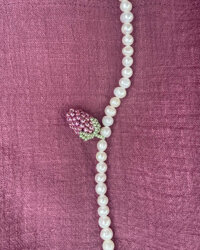 Muszle i Perły - Metallic lilac berry on pearls