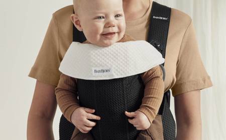 BABYBJORN MINI 3D Mesh – nosidełko, Czarny