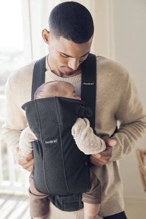 BABYBJORN MINI 3D Mesh – nosidełko, Czarny