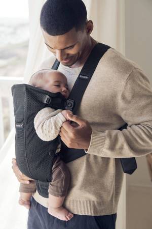 BABYBJORN MINI 3D Mesh – nosidełko, Czarny