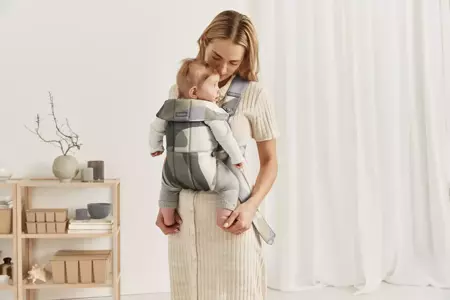 BABYBJORN MINI Cotton – nosidełko, Khaki/Green Print