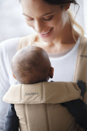 BABYBJORN MINI Woven – nosidełko, Beige