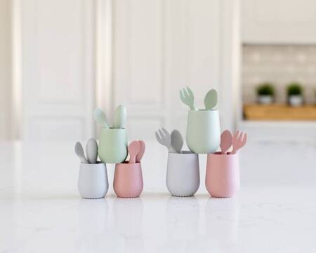 EZPZ Komplet silikonowych sztućców Mini Utensils pastelowa szarość