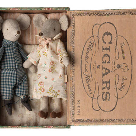 Myszki Maileg - Grandma and Grandpa mice in cigarbox